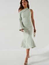 Lavish Alice Asymmetric Sleeve